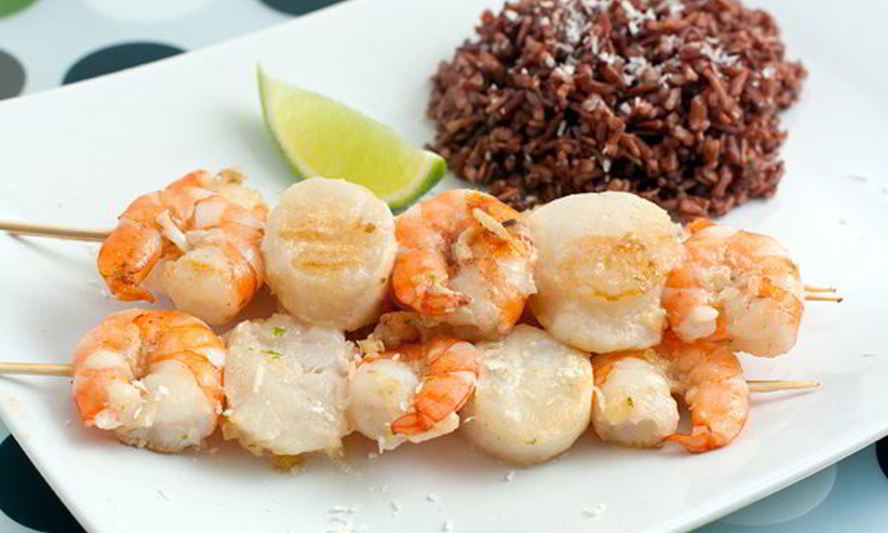 Рецепт шашлычков из гребешков и креветок