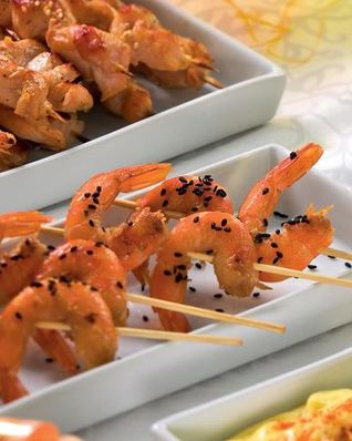 Шашлычки из курицы и креветок