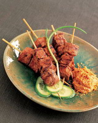 Шашлычки в соусе сате