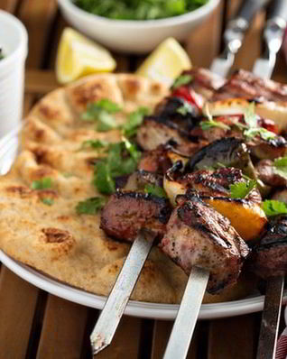 Шашлык из баранины с бальзамическим уксусом и зеленью