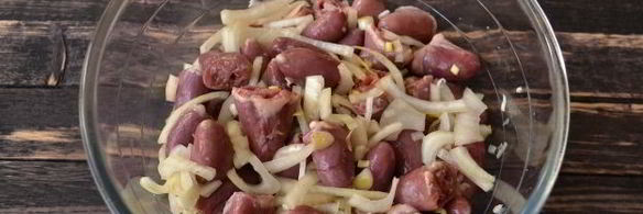 шашлык из куриных сердечек в сметане