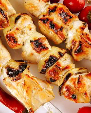 Шашлык из курицы в лимонном маринаде с шафраном