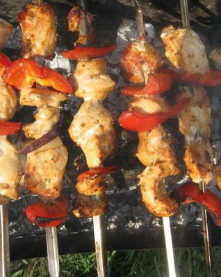 Шашлык из цыпленка в горчичном маринаде с болгарским перцем