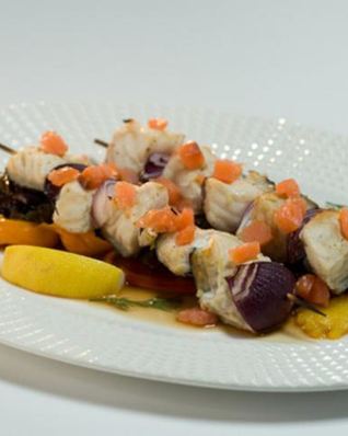 Шашлык из зубатки с луковым конфитюром