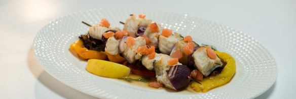 шашлык из зубатки с луковым конфитюром