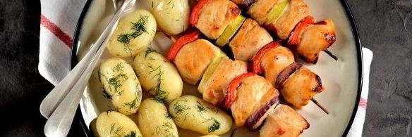 шашлык на кефире из куриного филе с овощами