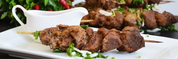 шашлык в духовке в банке на шпажках