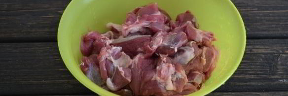 шашлык в духовке в банке на шпажках