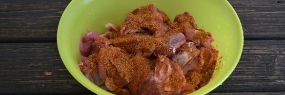 шашлык в духовке в банке на шпажках