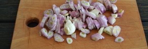 шашлык в духовке в банке на шпажках