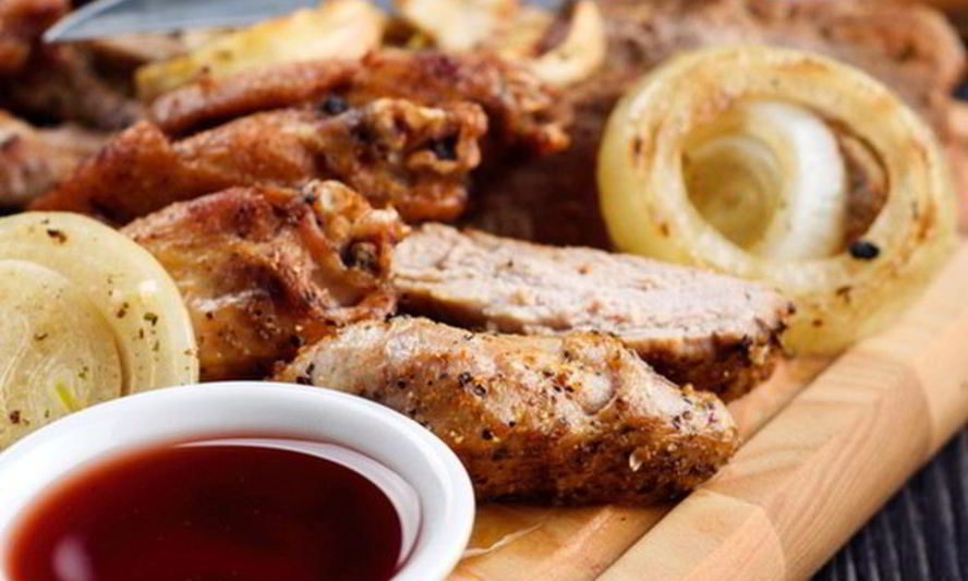 Рецепт шашлыка в маринаде из лука, помидоров и специй