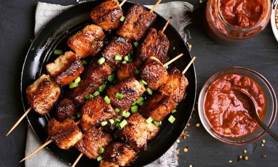 Рецепт свиного шашлыка с чили маринадом и горчицей на гриле