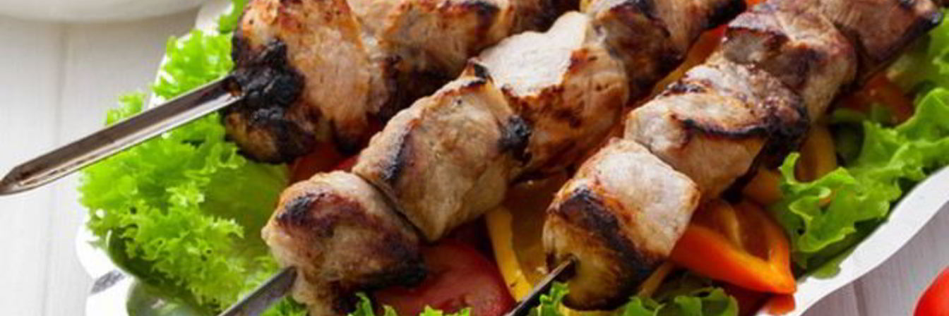 Свиной шашлык в маринаде из кефира и лука