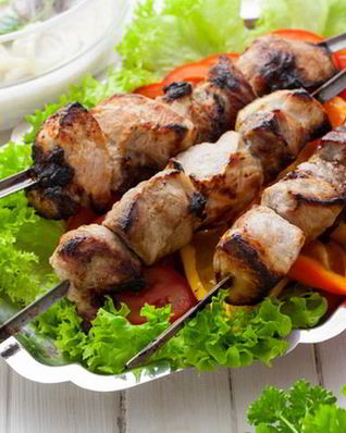 Свиной шашлык в маринаде из кефира и лука