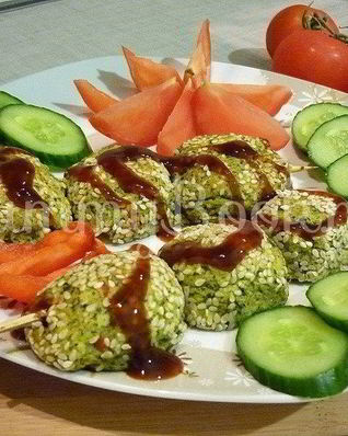 Зеленые сырно-картофельные шашлычки на шпажках