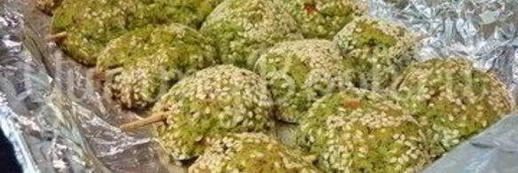 зеленые сырно-картофельные шашлычки на шпажках