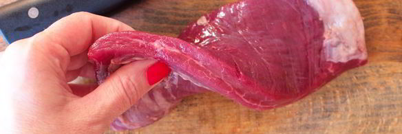 стейк из говядины на сковороде