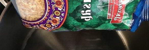 домашние тефтели в томатном соусе с зеленым булгуром