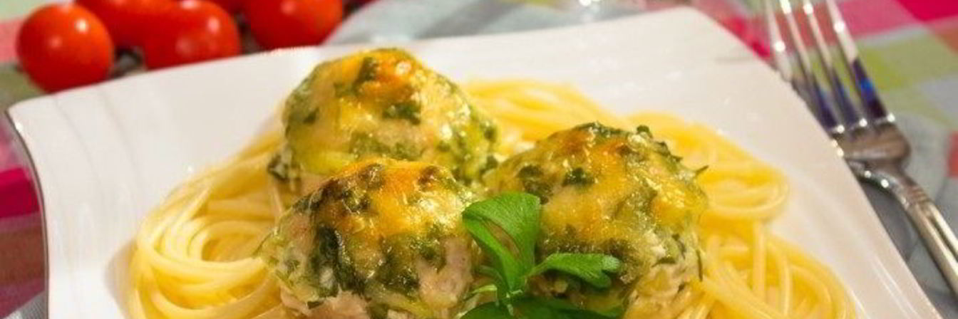 Куриные тефтели под сливочным соусом