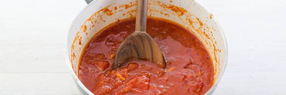 куриные тефтели с кориандром и томатным соусом