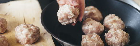 куриные тефтели в сливочно-сырном соусе