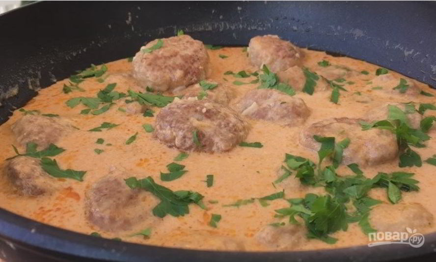 Рецепт очень нежных тефтелей в томатно-сметанном соусе