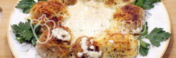 рождественский венок из тефтелей