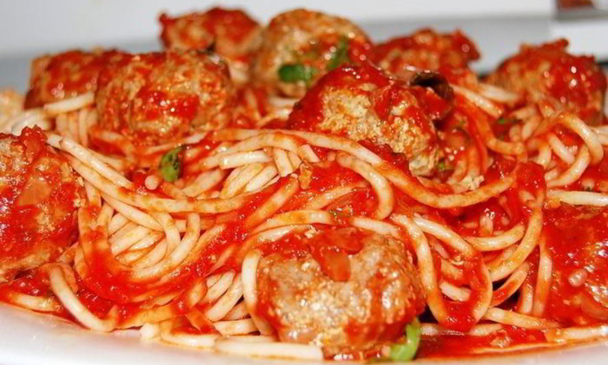 Рецепт спагетти с паровыми тефтельками под томатным соусом