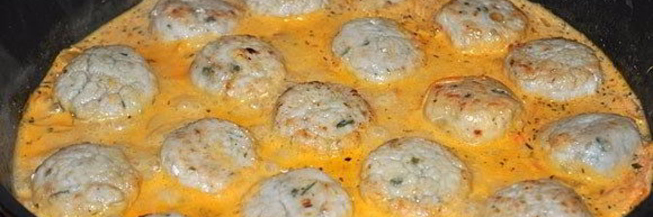 Тефтели куриные в сметанном соусе