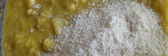 тефтели с бананами, кешью и карри с манговым соусом