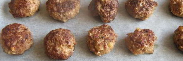 тефтели с бананами, кешью и карри