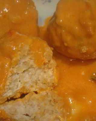 Тефтели с булгуром в сливочно-томатном соусе