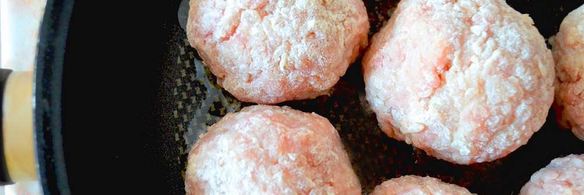 тефтели с подливкой на сковороде