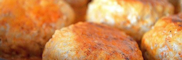 тефтели с подливкой на сковороде