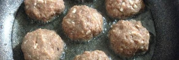 тефтели с яблоком в медовой глазури с рисом