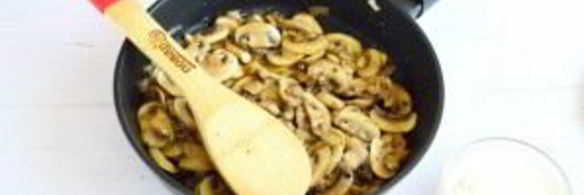 тефтели в грибном соусе под сыром