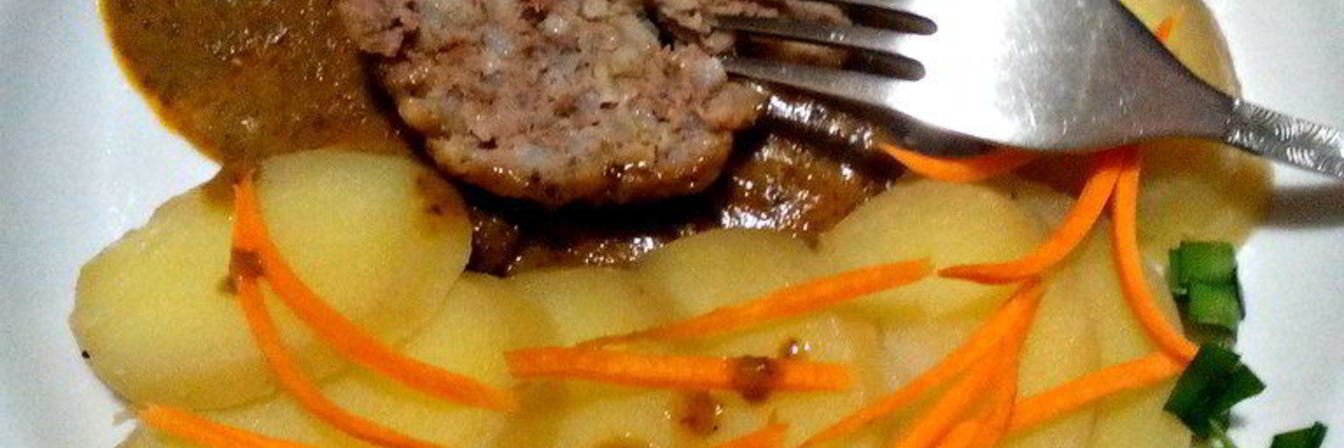 Тефтели в грибном соусе