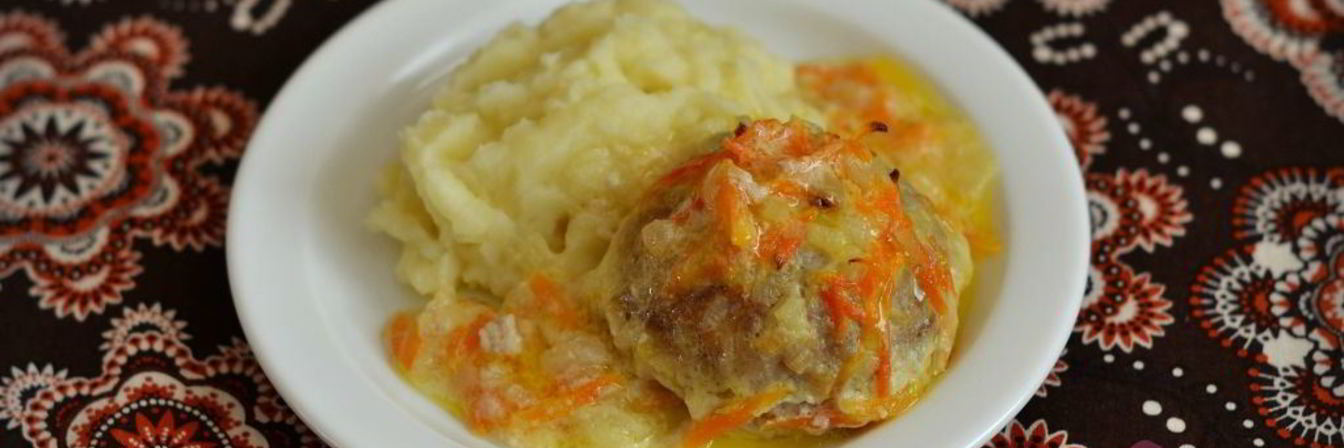 Тефтели в сметанном соусе