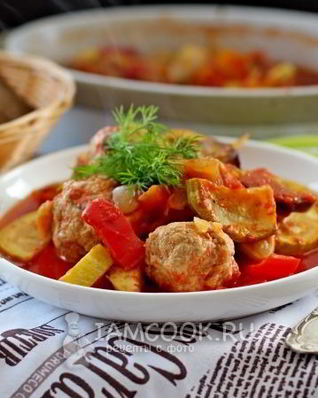 Тефтели запеченные с овощами