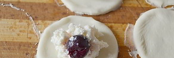 творожные вареники с вишней