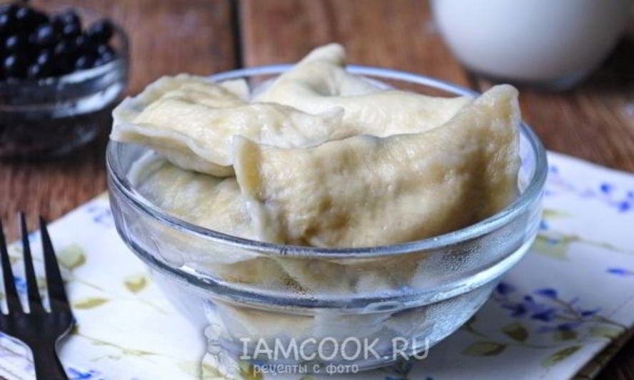 Рецепт вареников с черникой на кефире
