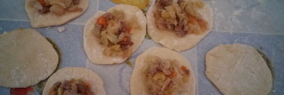 вареники с квашеной капустой и мясом