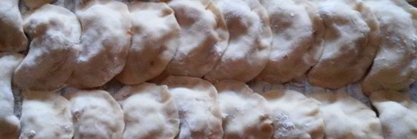 вареники с квашеной капустой и мясом