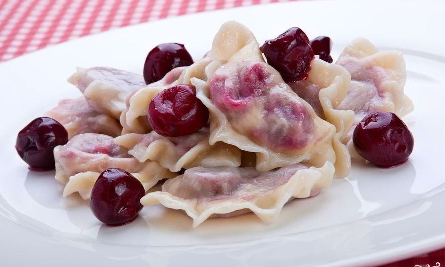 Рецепт вареников с вишней на пару на кефире