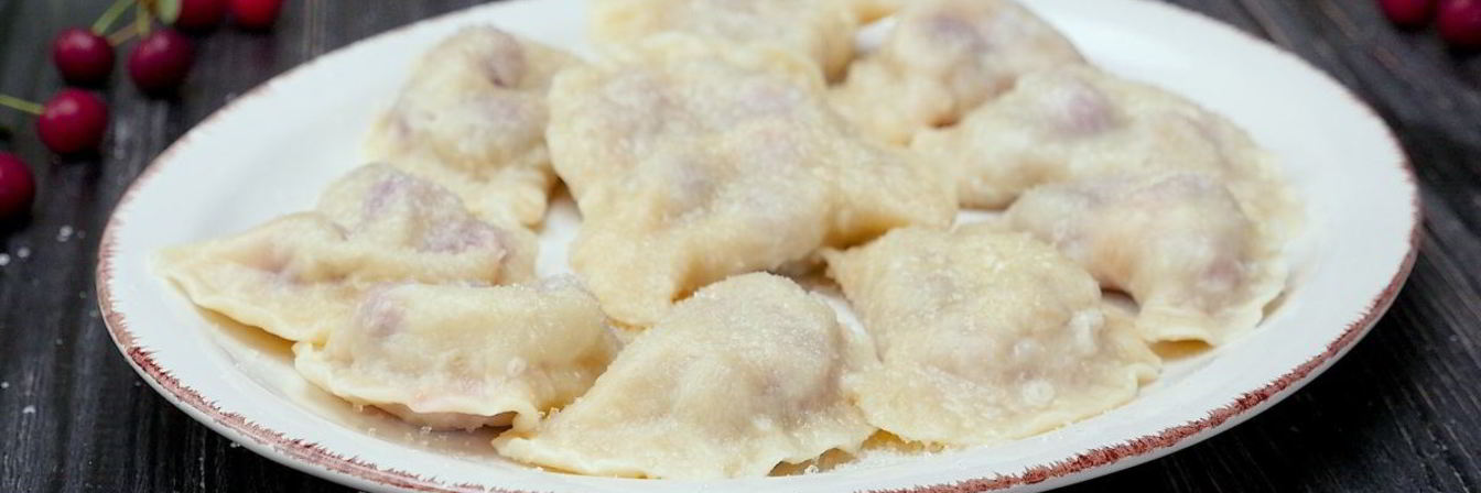 Вареники с вишней