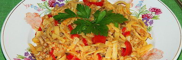 яичная лапша с мясом и овощами