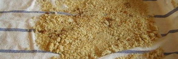 заварные клецки с клубникой и шоколадным соусом