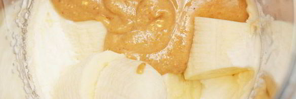 бананово-арахисовый коктейль