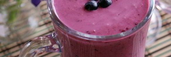 чернично-клубничный коктейль