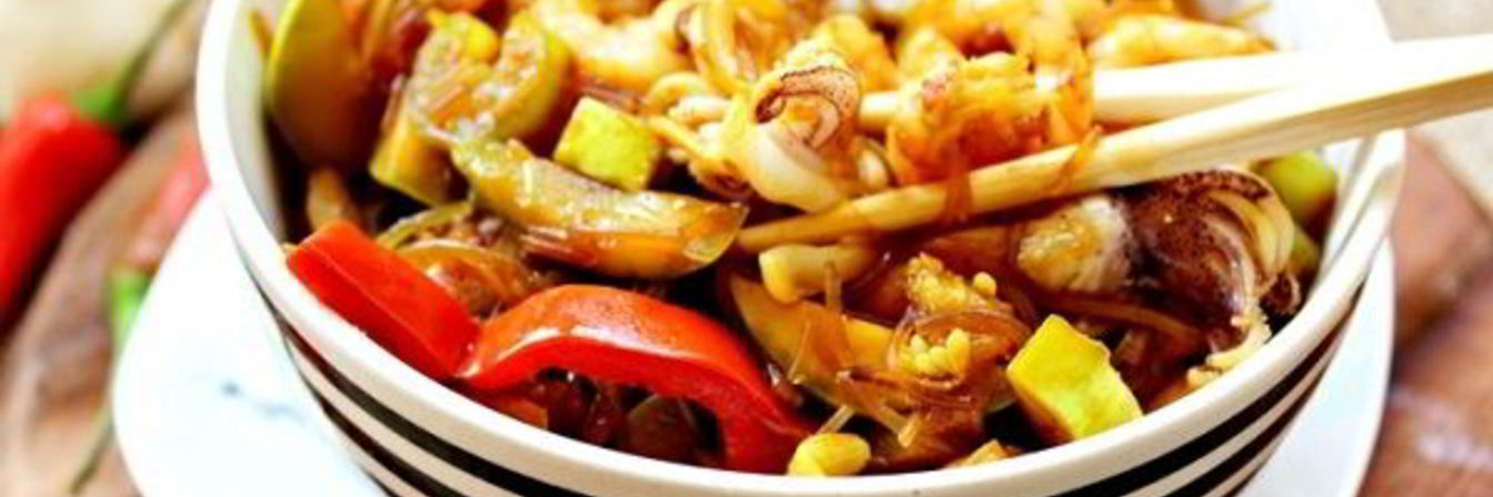 Фунчоза с морским коктейлем